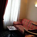 Pavillon Courcelles Parc Monceau Apart Otel