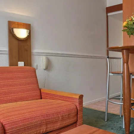 Pavillon Courcelles Parc Monceau 3* 파리