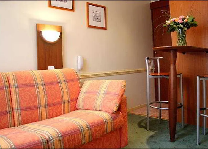 아파트호텔 Pavillon Courcelles Parc Monceau 3*