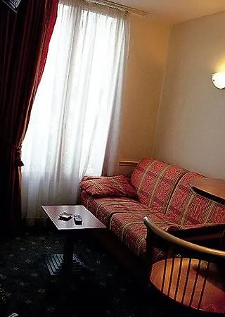 Pavillon Courcelles Parc Monceau Apart Otel