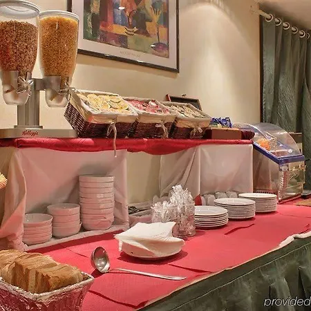 Pavillon Courcelles Parc Monceau アパートホテル 3*