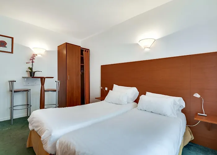 Pavillon Courcelles Parc Monceau Apart Otel Paris