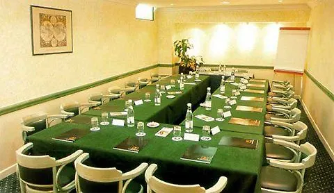 Pavillon Courcelles Parc Monceau 3* Paris