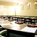 Pavillon Courcelles Parc Monceau Aparthotel 3*