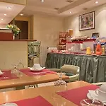 Aparthotel Pavillon Courcelles Parc Monceau 3*