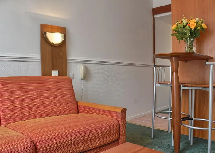 Pavillon Courcelles Parc Monceau 3* 巴黎