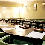 Hotel apartamentowy Pavillon Courcelles Parc Monceau
